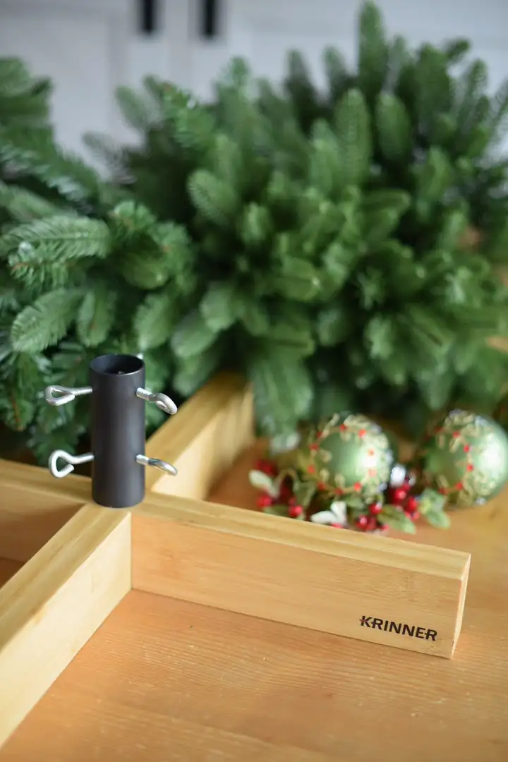 Krinner Ein Christbaumständer in skandinavischer Klarheit, Ansicht 3