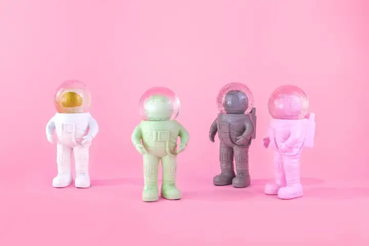 DONKEY: Donkey The Astronauts: Schneekugel im Raumfahrerhelm