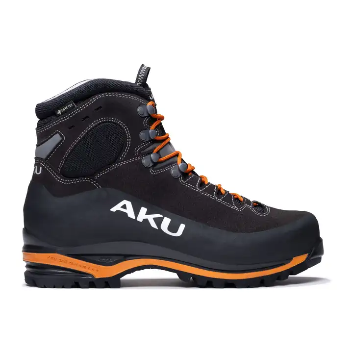 AKU Superalp GTX in Anthrazit und Orange von der Seite, mit Gummirand und Vibram Sohle